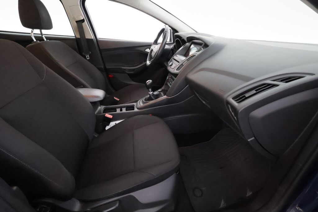 Ford Focus 2018 Sininen