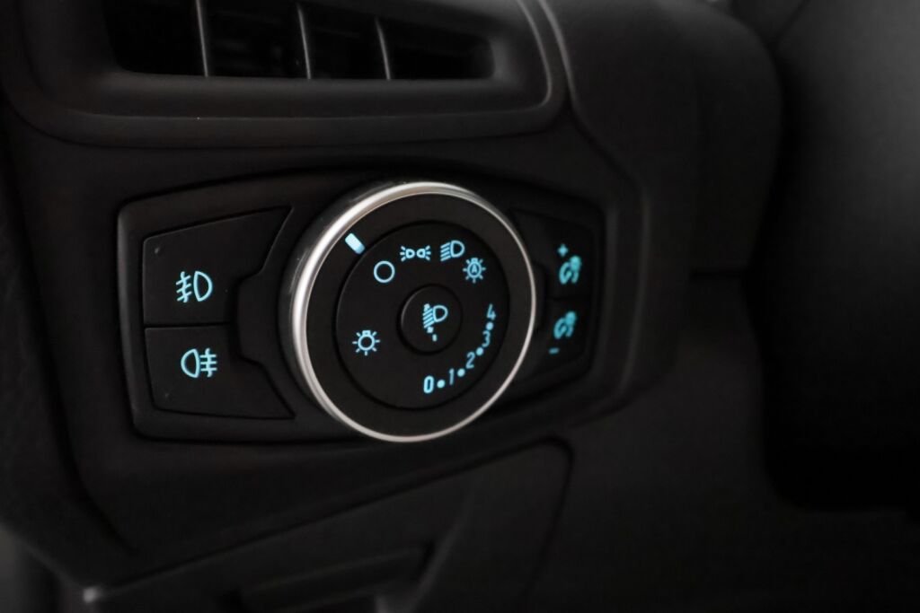 Ford Focus 2018 Sininen