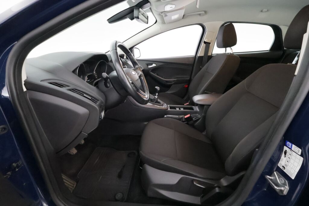Ford Focus 2018 Sininen