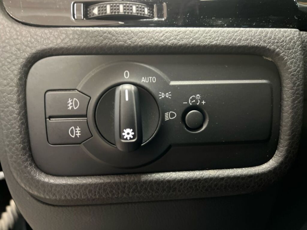 Volkswagen Touareg 2016 Musta