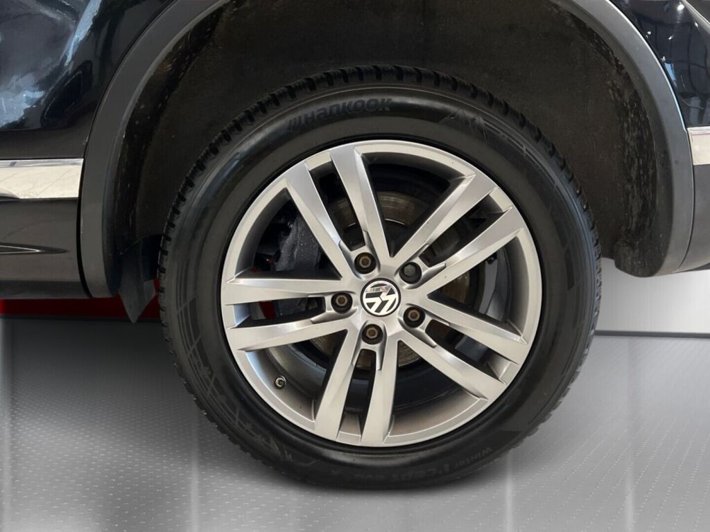 Volkswagen Touareg 2016 Musta