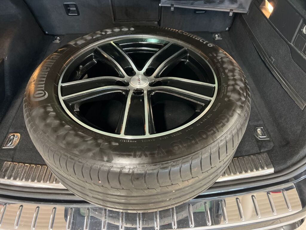 Volkswagen Touareg 2016 Musta