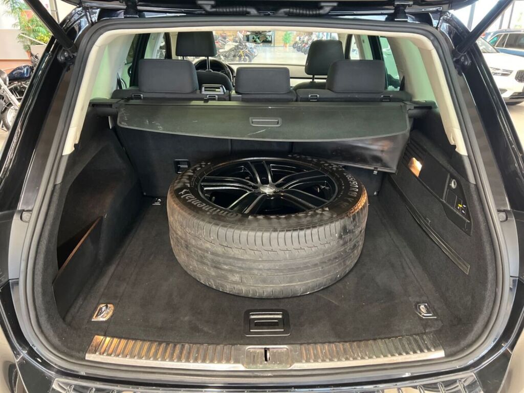 Volkswagen Touareg 2016 Musta