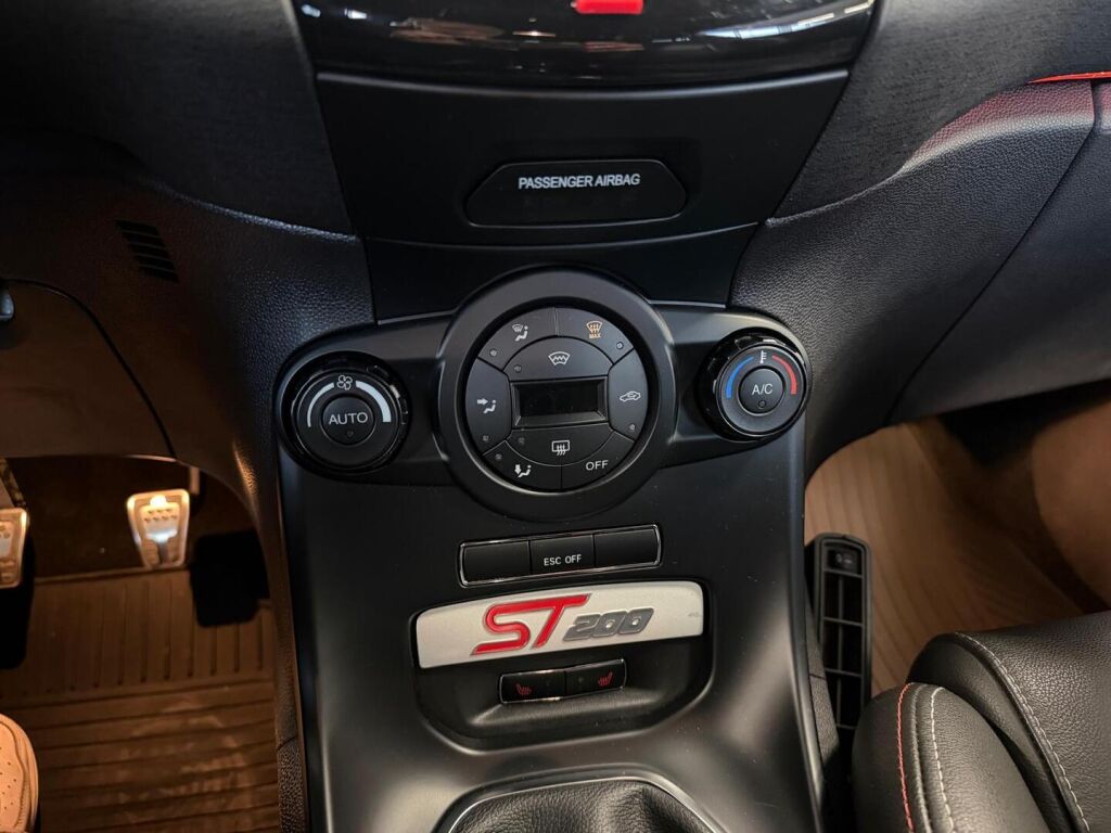 Ford Fiesta 2016 Harmaa