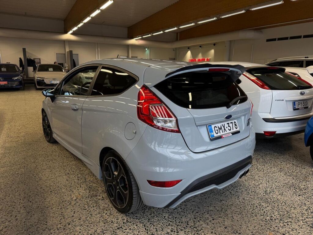 Ford Fiesta 2016 Harmaa