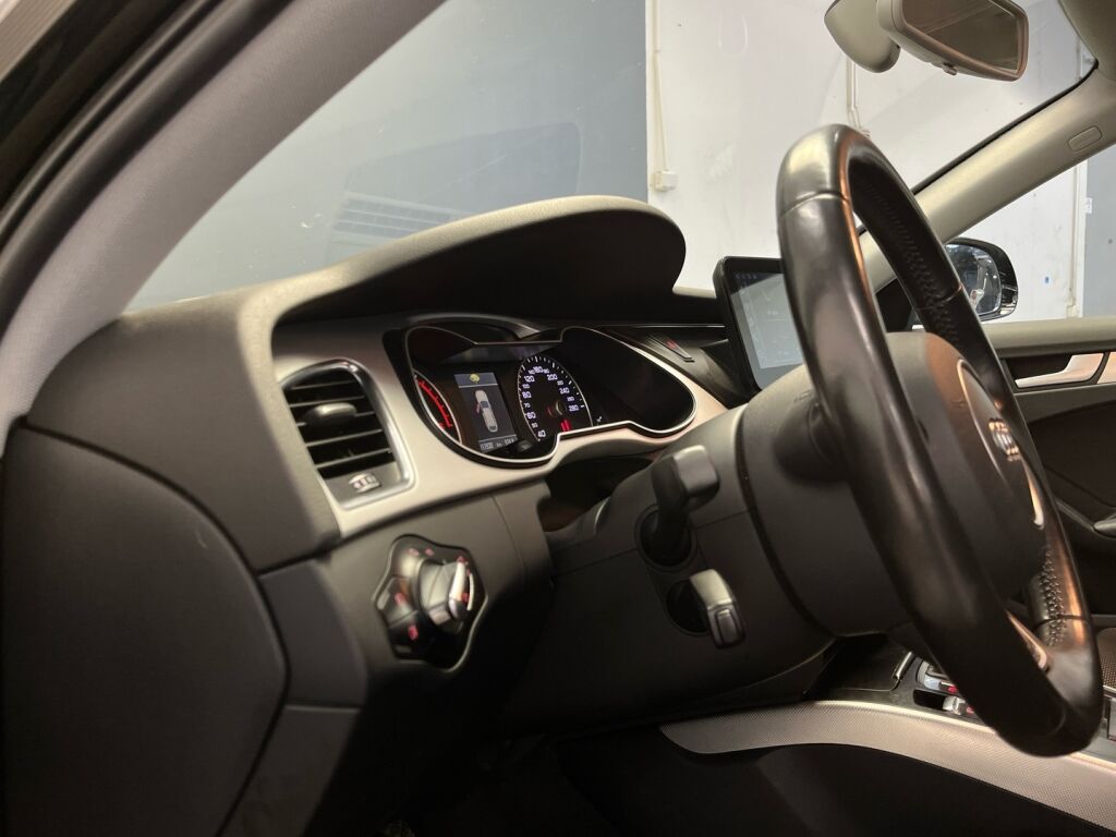 Audi A4 allroad quattro 2015 Musta