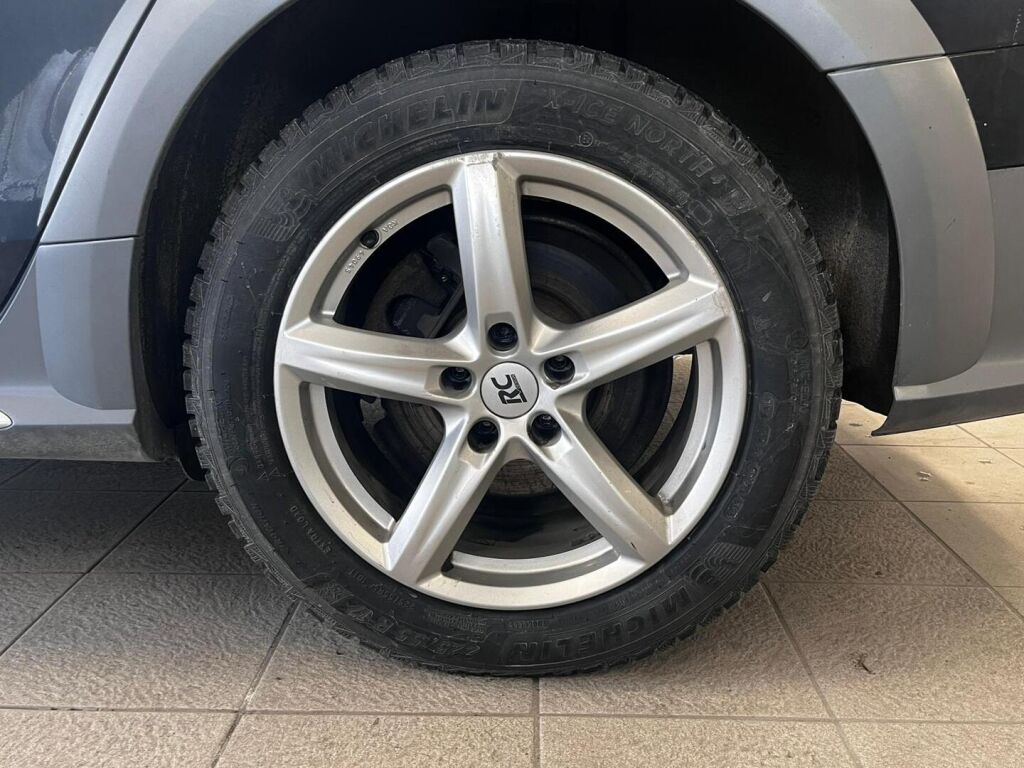 Audi A4 allroad quattro 2015 Musta