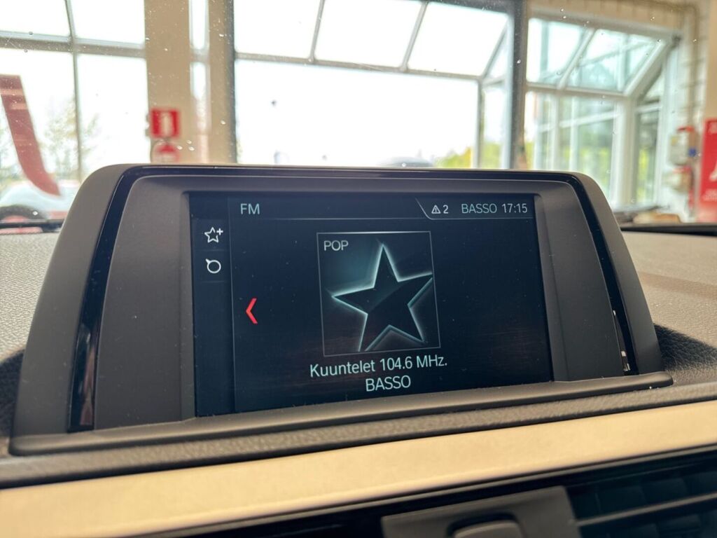 BMW 120 2018 Ruskea (beige)