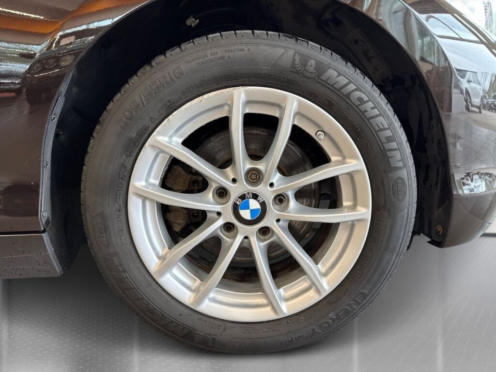 BMW 120 2018 Ruskea (beige)