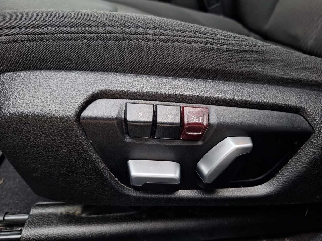 BMW 120 2018 Ruskea (beige)