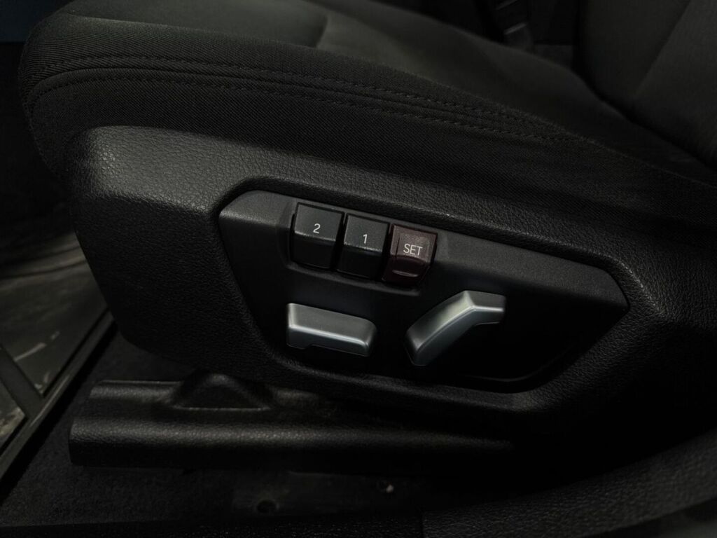 BMW 120 2018 Ruskea (beige)