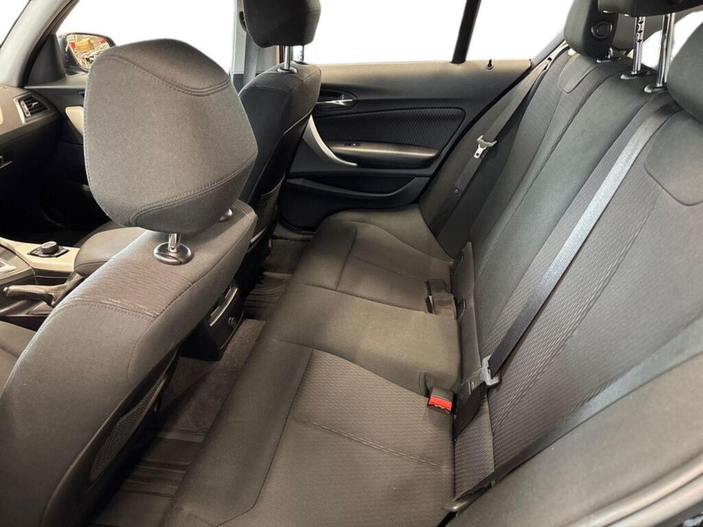 BMW 120 2018 Ruskea (beige)