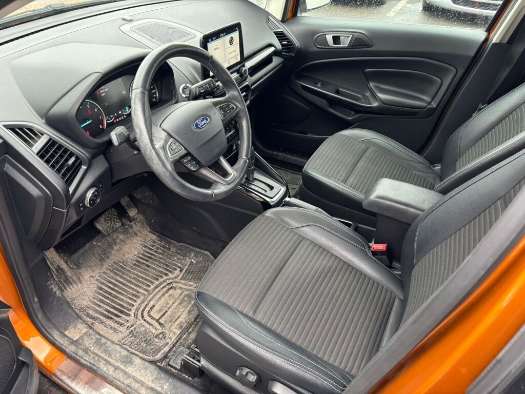 Ford Ecosport 2018 Punainen