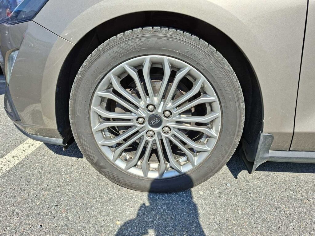 Ford Focus 2019 Harmaa