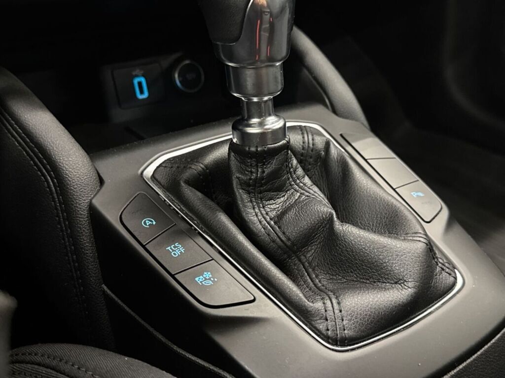 Ford Focus 2019 Harmaa