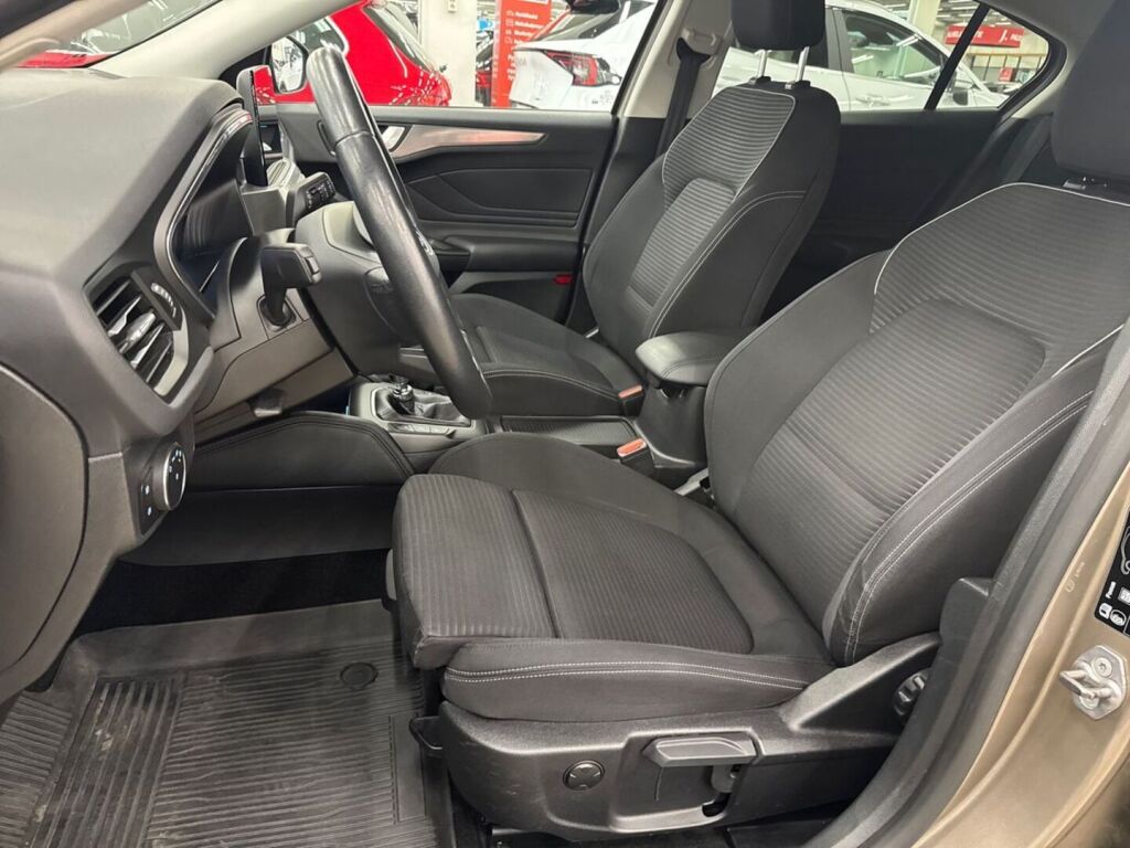 Ford Focus 2019 Harmaa