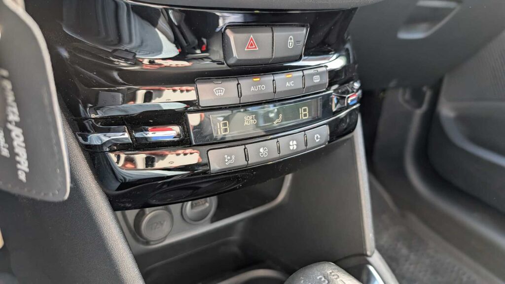 Peugeot 208 2019 Valkoinen