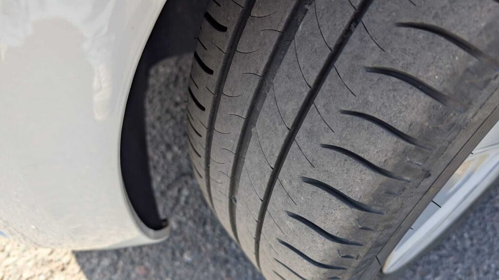 Peugeot 208 2019 Valkoinen