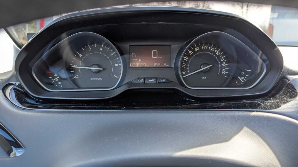 Peugeot 208 2019 Valkoinen