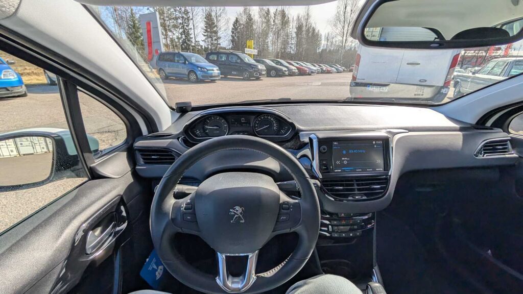 Peugeot 208 2019 Valkoinen