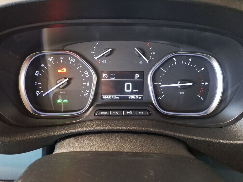 Peugeot Traveller 2019 Valkoinen