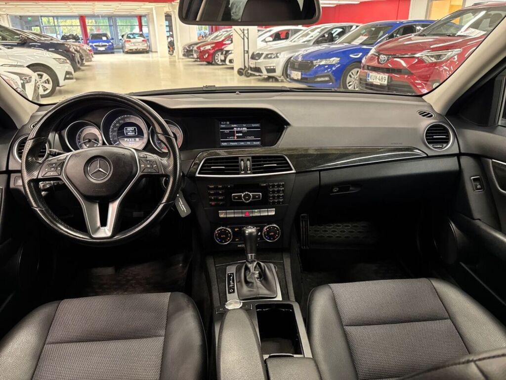 Mercedes-Benz C 2011 Musta
