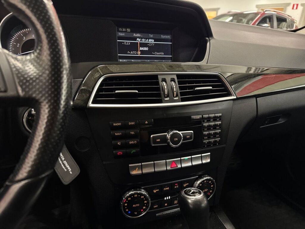 Mercedes-Benz C 2011 Musta