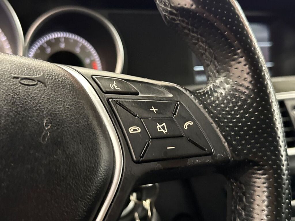 Mercedes-Benz C 2011 Musta