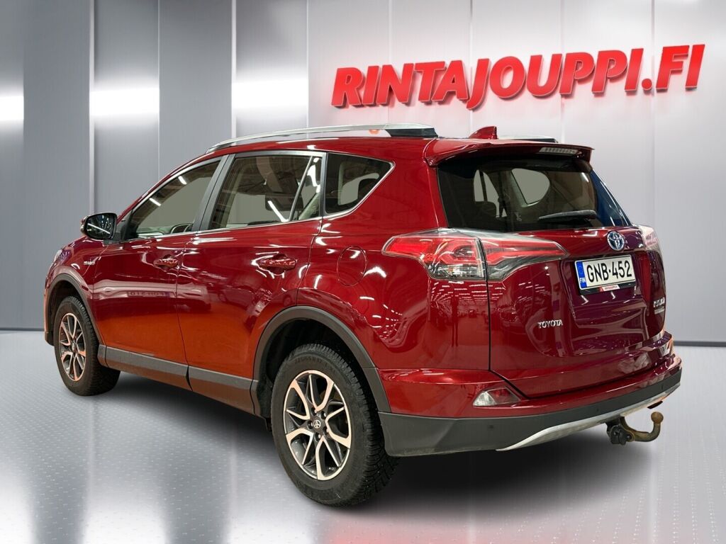 Toyota RAV4 2018 Punainen