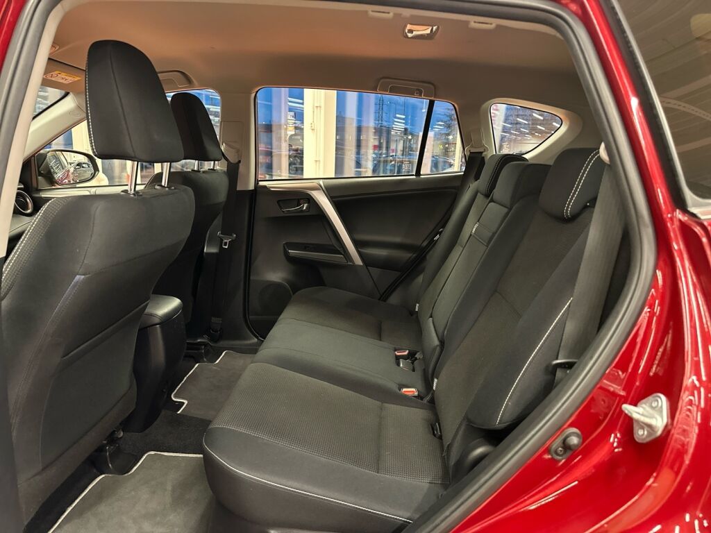 Toyota RAV4 2018 Punainen