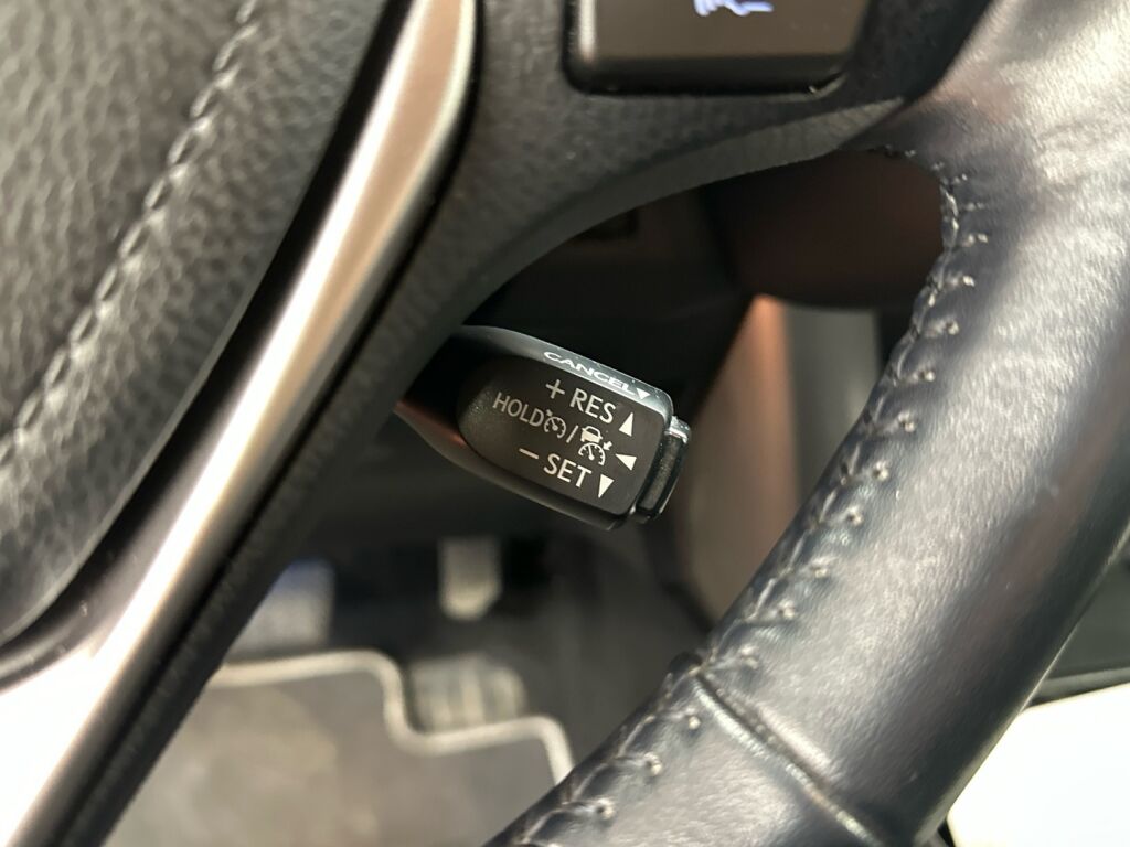 Toyota RAV4 2018 Punainen