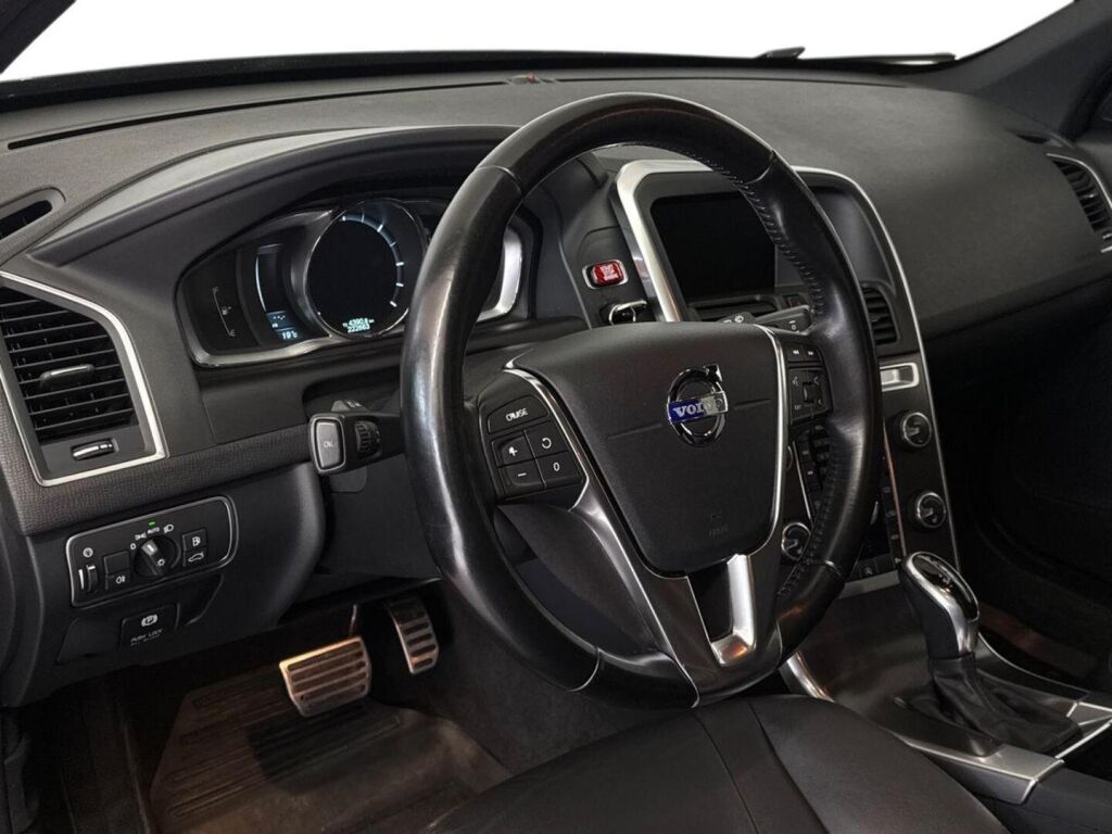 Volvo XC60 D4 Momentum aut 2014, bild 7/22