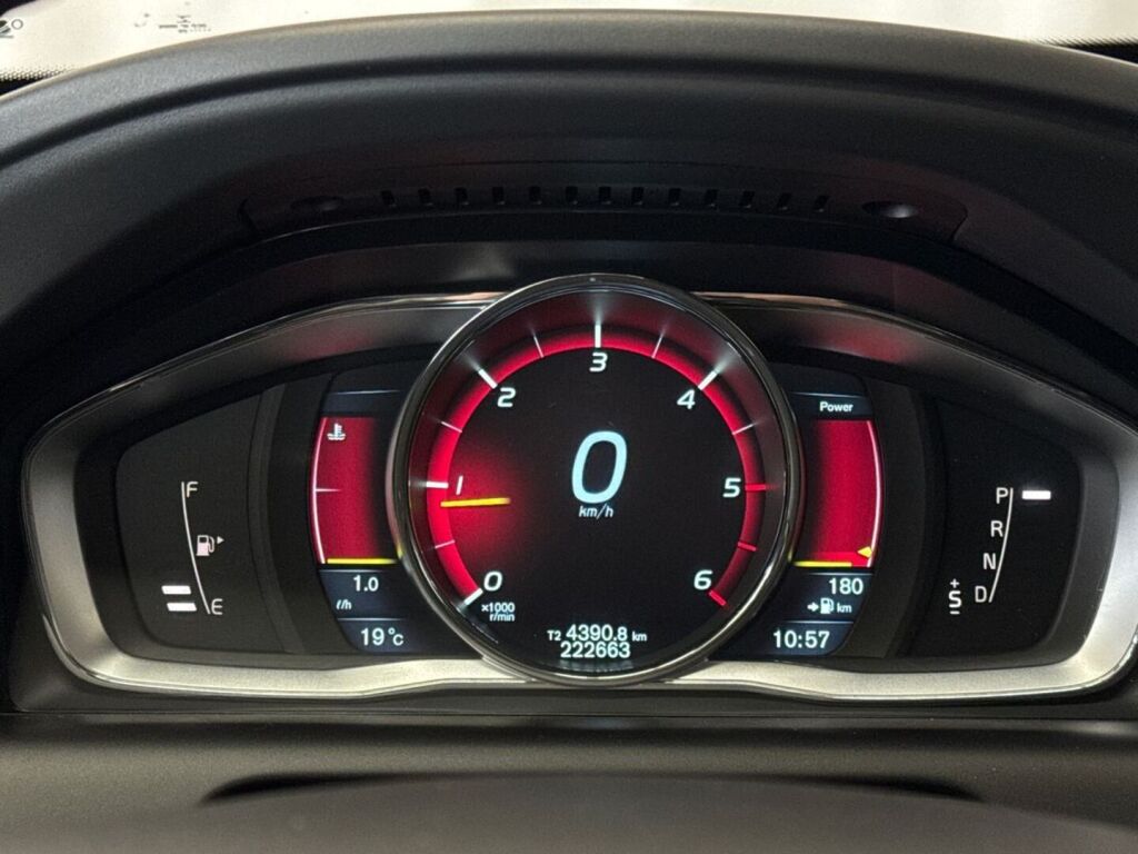 Volvo XC60 2014 Musta
