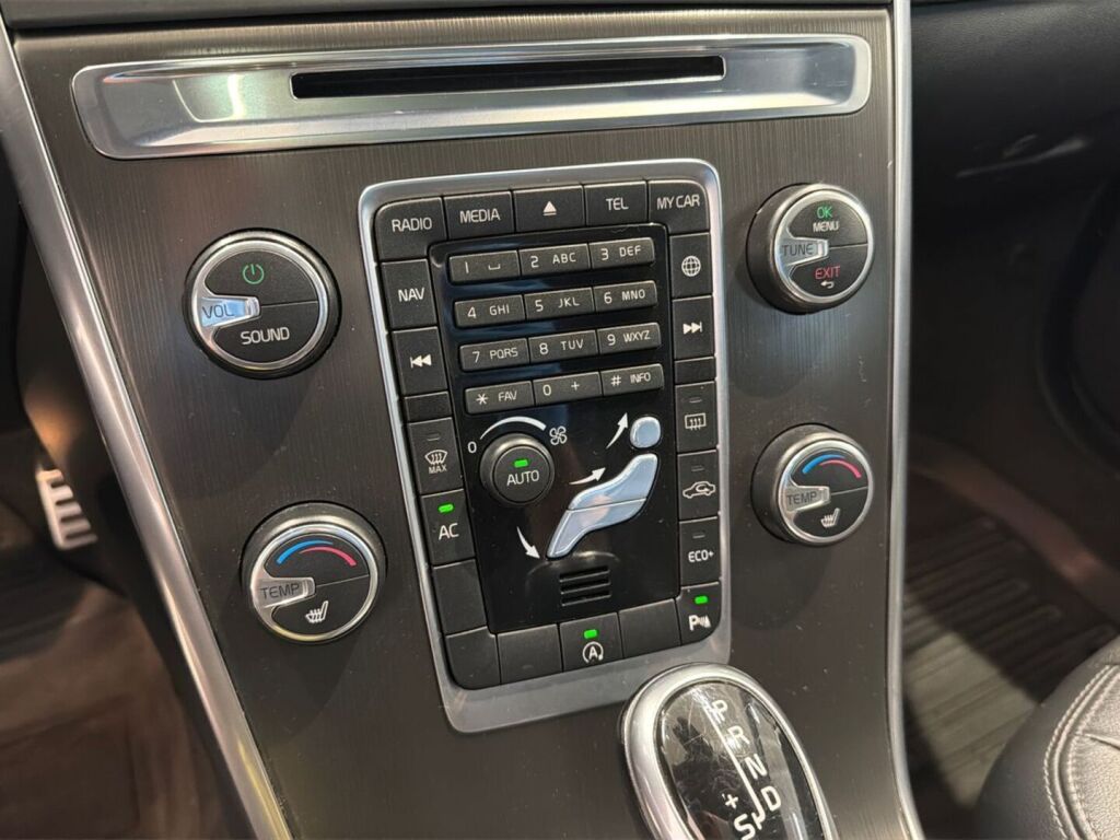 Volvo XC60 2014 Musta