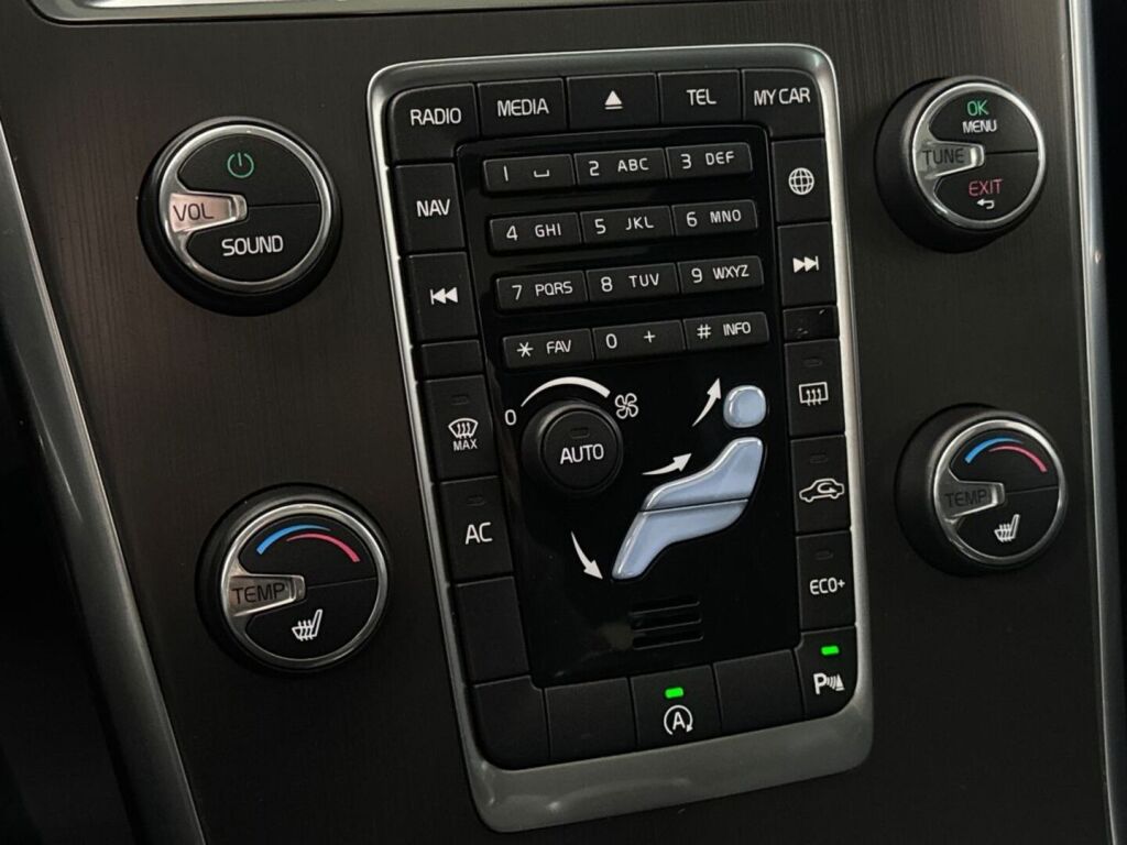 Volvo XC60 2014 Musta