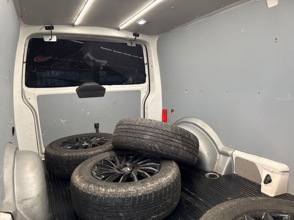 Volkswagen Transporter 2018 Valkoinen