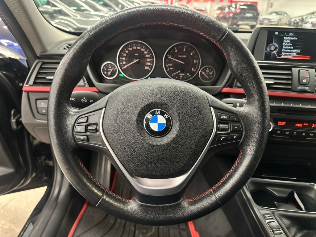 BMW 318 2015 Musta