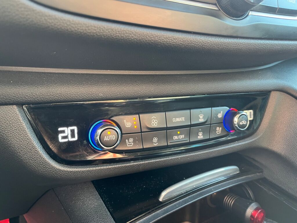 Opel Insignia 2019 Valkoinen