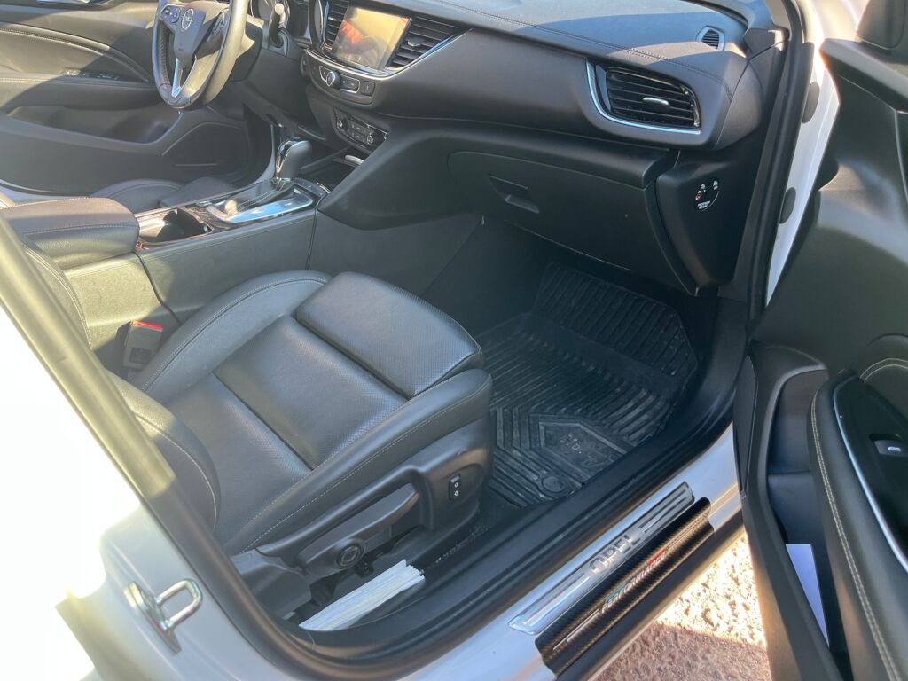 Opel Insignia 2019 Valkoinen