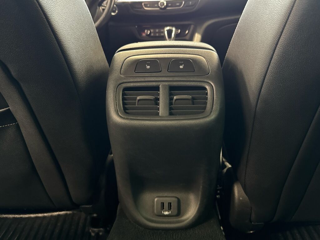 Opel Insignia 2019 Valkoinen