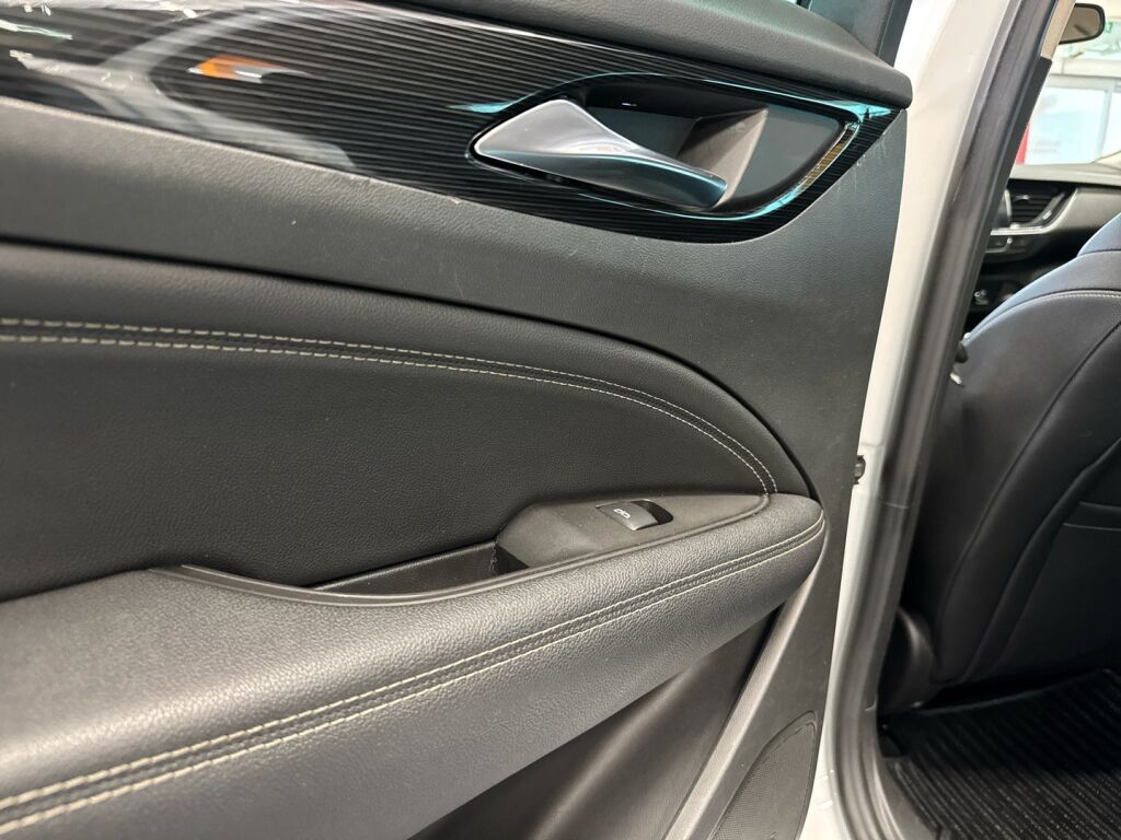 Opel Insignia 2019 Valkoinen