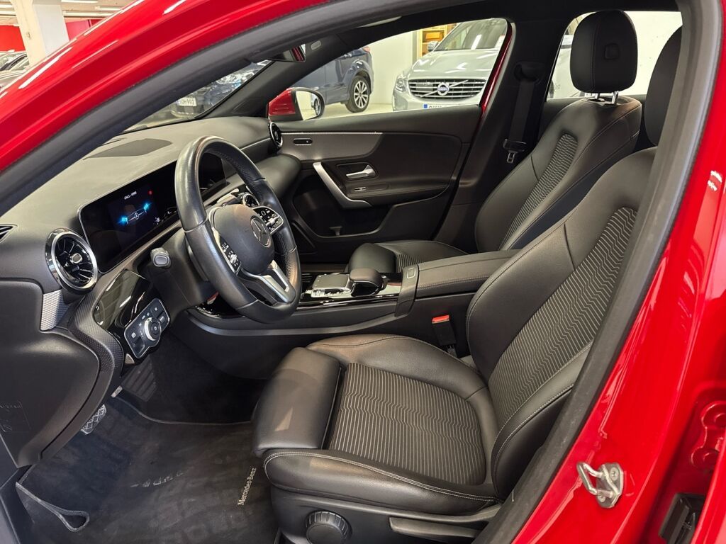 Mercedes-Benz A 2018 Punainen