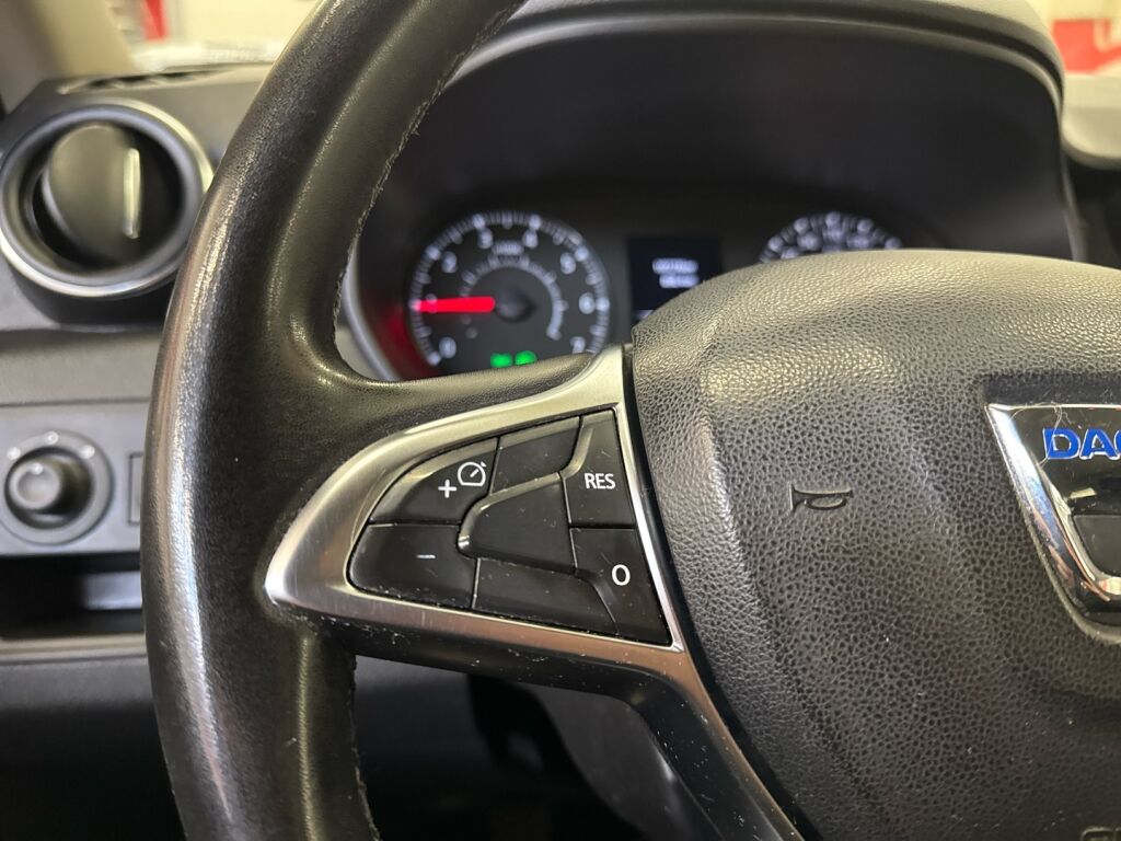 Dacia Duster 2018 Oranssi