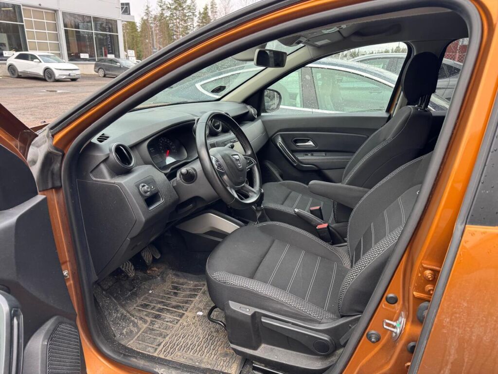 Dacia Duster 2018 Oranssi