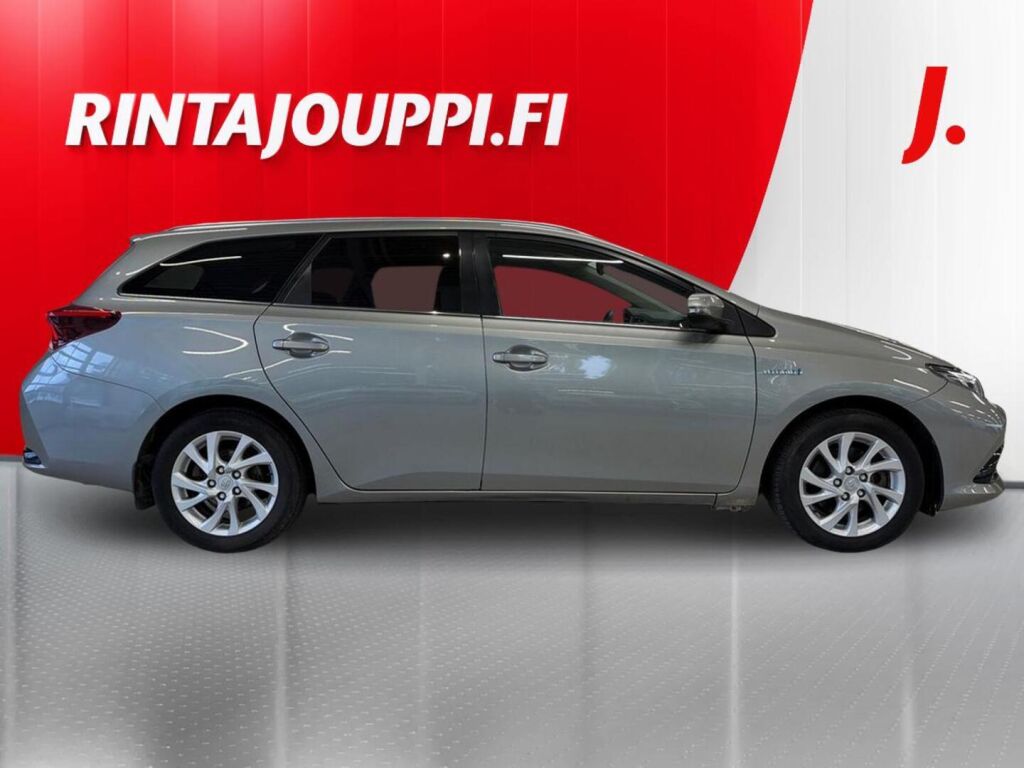 Toyota Auris 2018 Harmaa