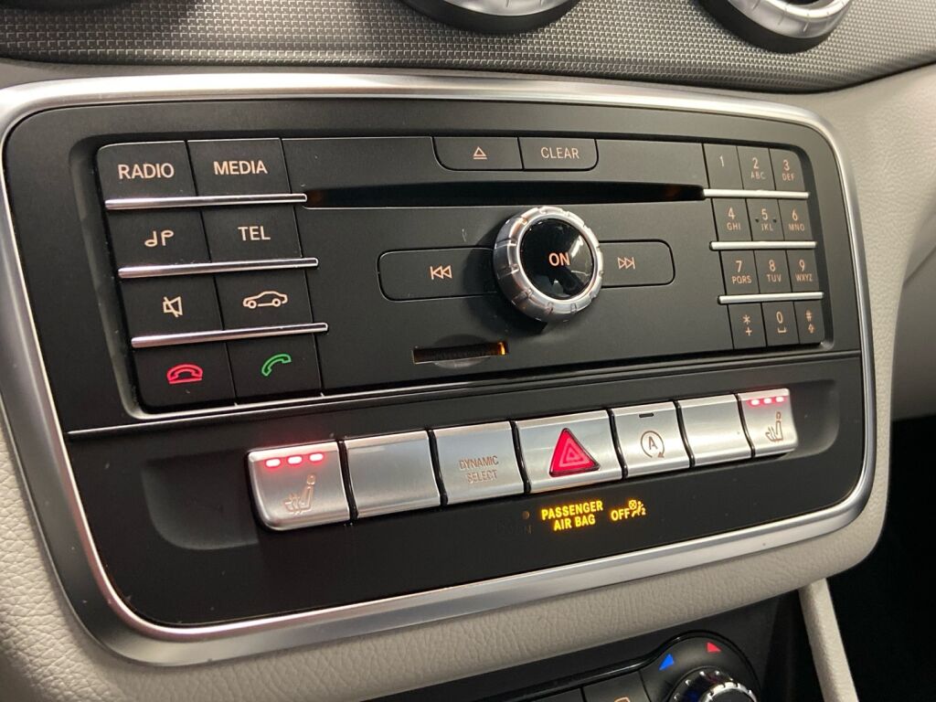 Mercedes-Benz CLA 2019 Musta