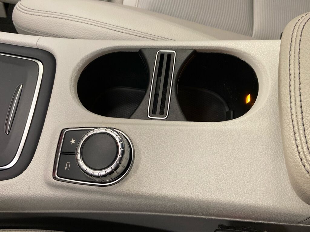 Mercedes-Benz CLA 2019 Musta