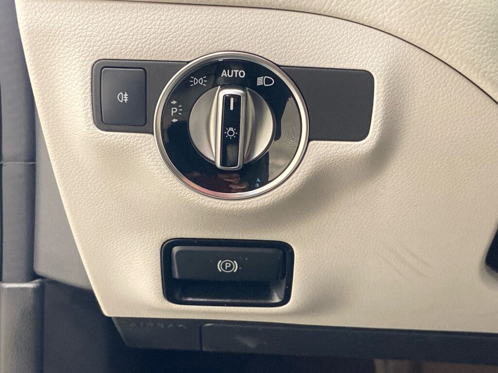 Mercedes-Benz CLA 2019 Musta