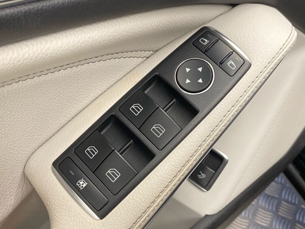 Mercedes-Benz CLA 2019 Musta