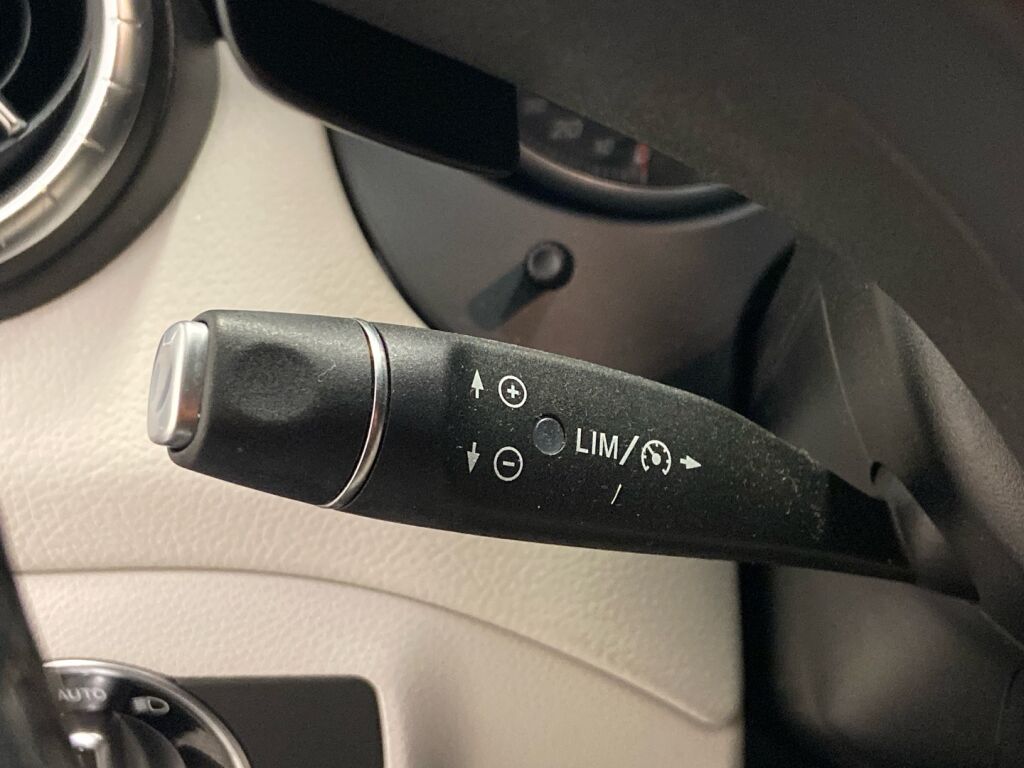 Mercedes-Benz CLA 2019 Musta